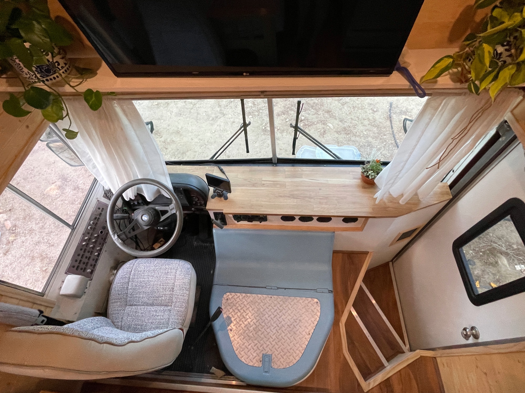 Can you inform how a family of 5 can do a realistic build?