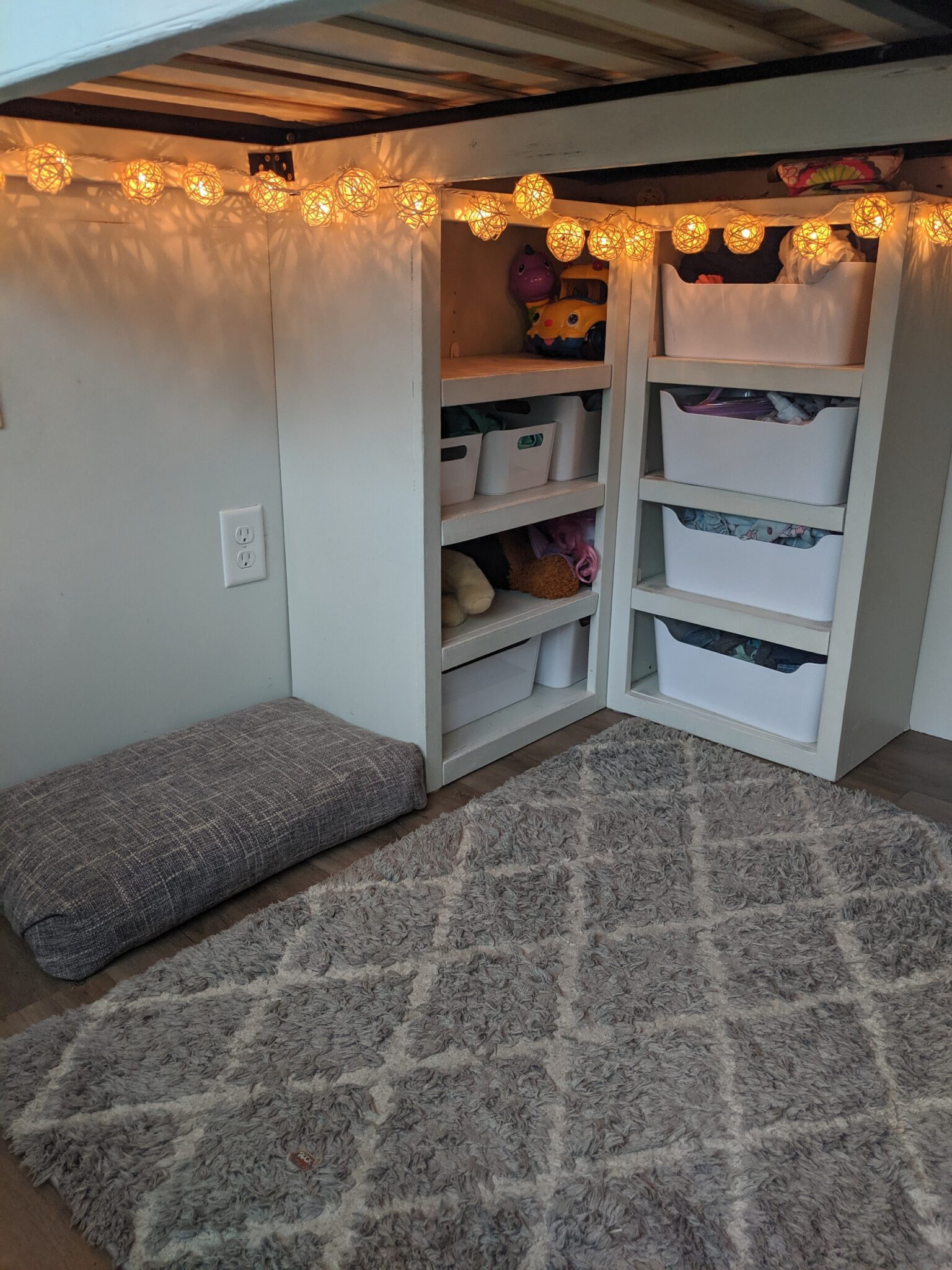 Bed Placement: Rear, Mid-Bus, or Loft